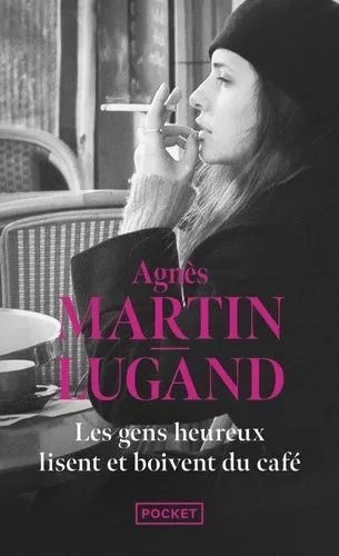 Les Gens Heureux Lisent Et Boivent Du Café
