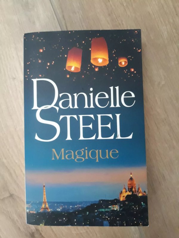 Livre Danielle Steel "Magique